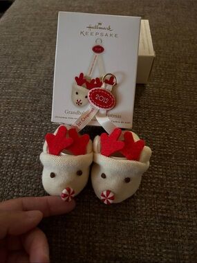 Retired 2012 Hallmark Cream Baby Reindeer Slip-On Shoes Ornament Grandbaby 1st